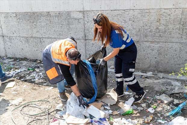 Her gün 850 işçi 2 bin kilometrelik güzergahı temizliyor