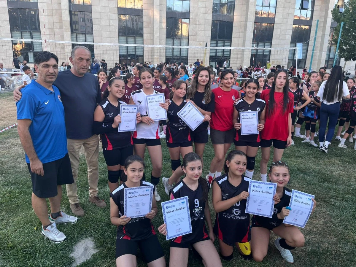 Heyecan dolu turnuvada şampiyon Moymulspor