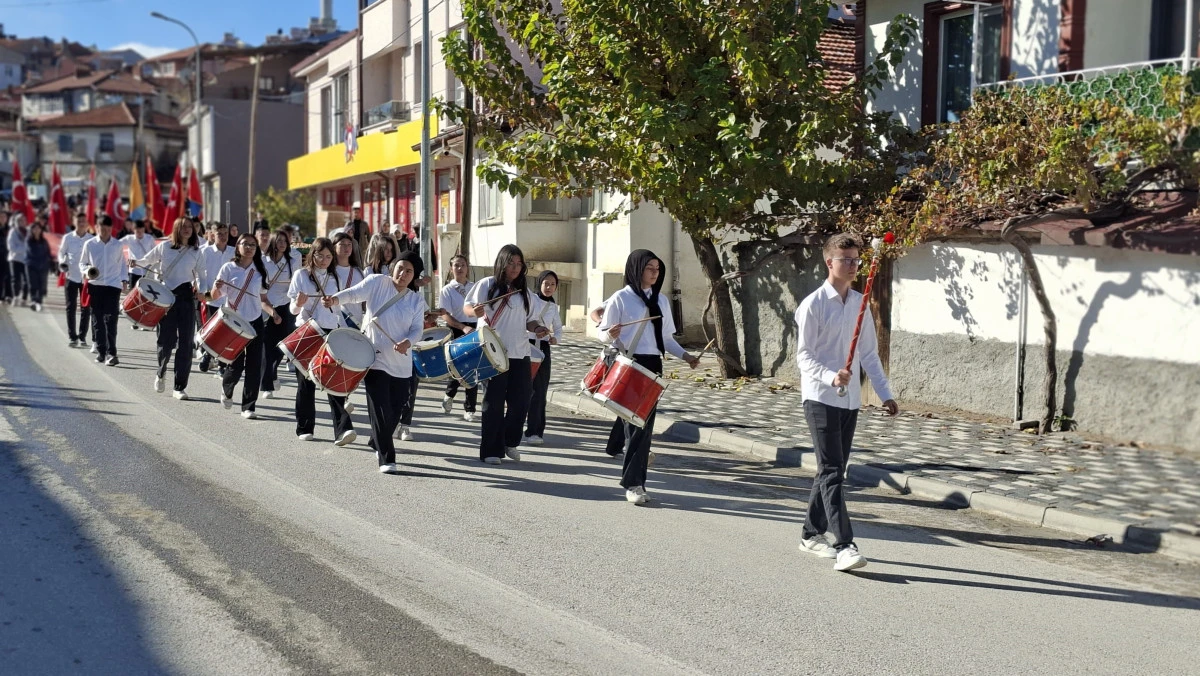 Hisarcık’ta 29 Ekim Cumhuriyet Yürüyüşü Coşkuyla Gerçekleşti