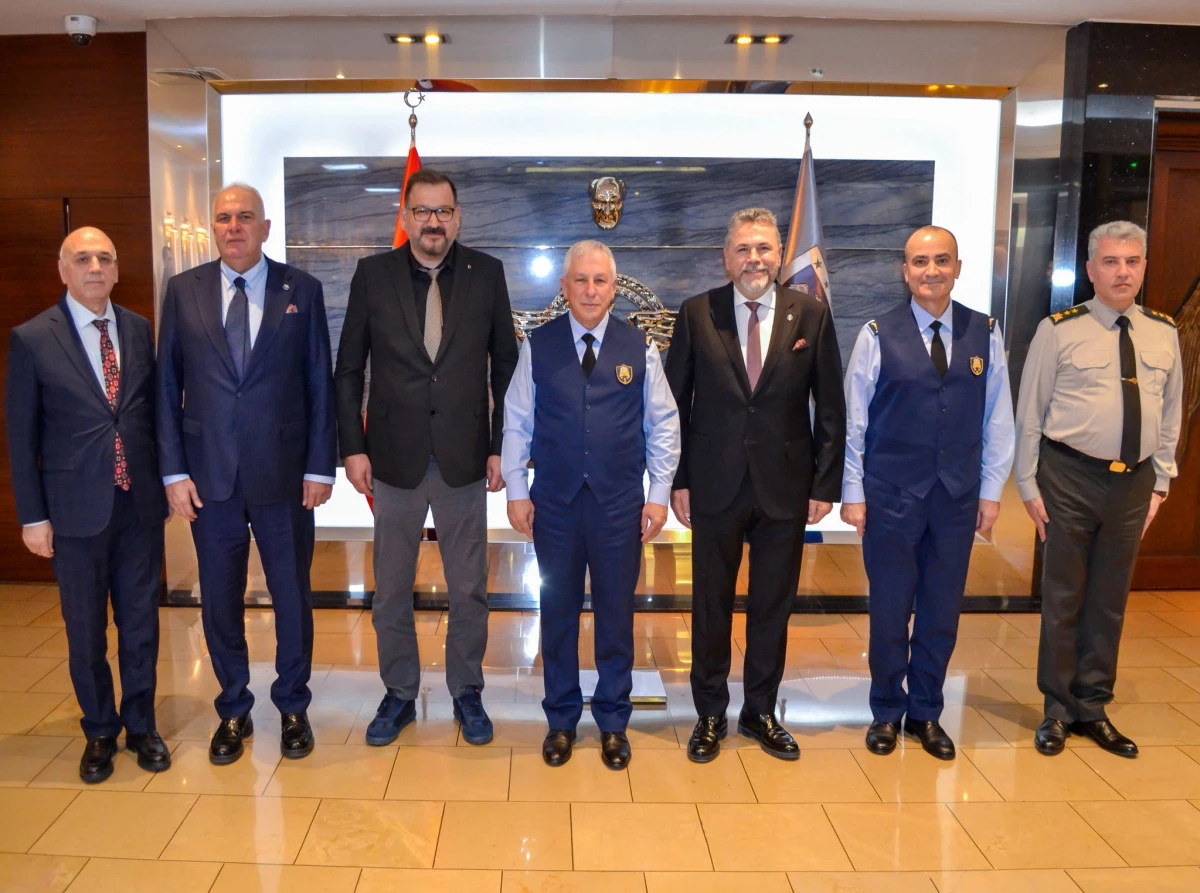 İAOSB Heyeti Hava Kuvvetleri Komutanlığı’nı Ziyaret Etti