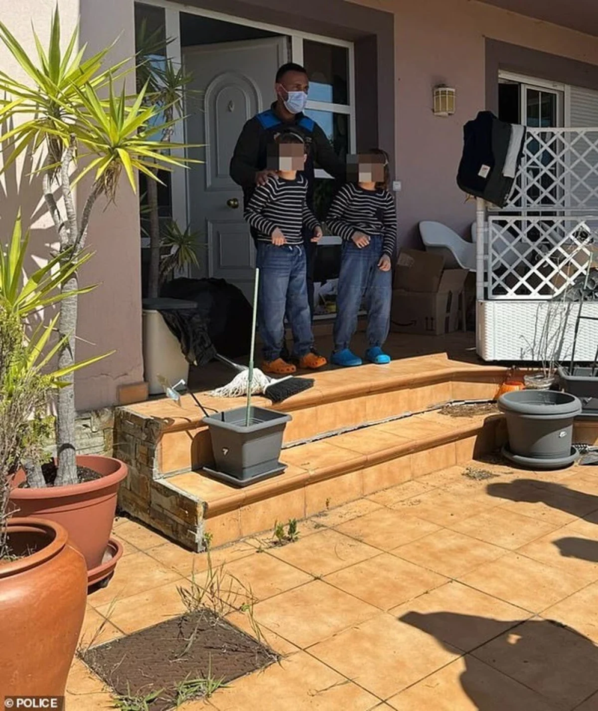 İspanya'da Şok Edici Olay: Esir Tutulan Çocuklar 4 Yıl Sonra Güneş Işığına Çıktı!