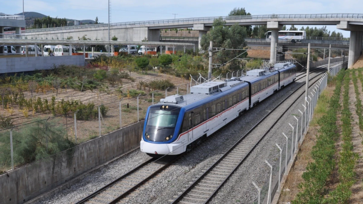 İZBAN’da zamlı dönem başladı: Öğrenci 12,5 TL’den 15 TL’ye çıktı