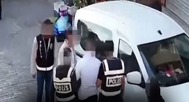 İzmir Bornova'da Silahlı Saldırı: 4 Şüpheli Çeşme'de Yakalandı