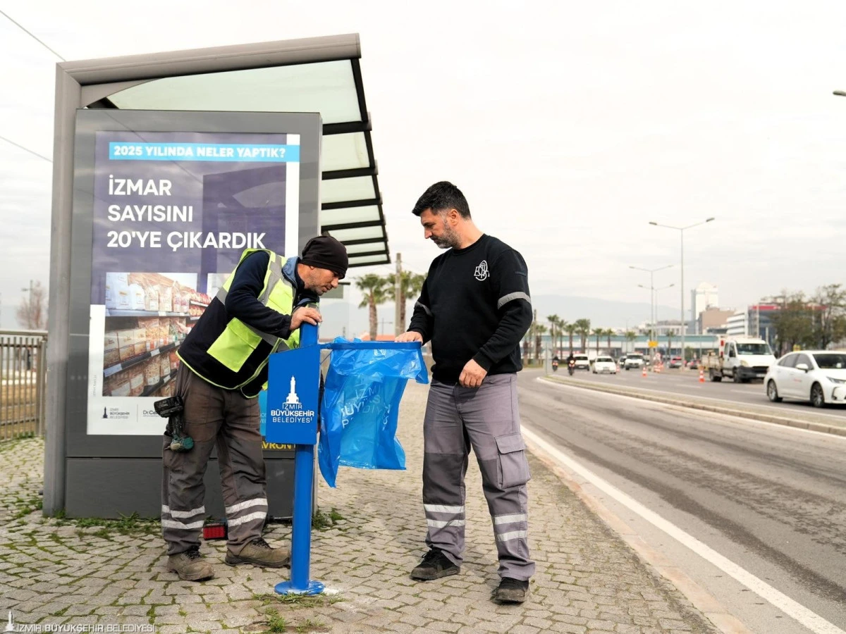 ESHOT durakları yeni &ccedil;&ouml;p kovalarıyla yenileniyor