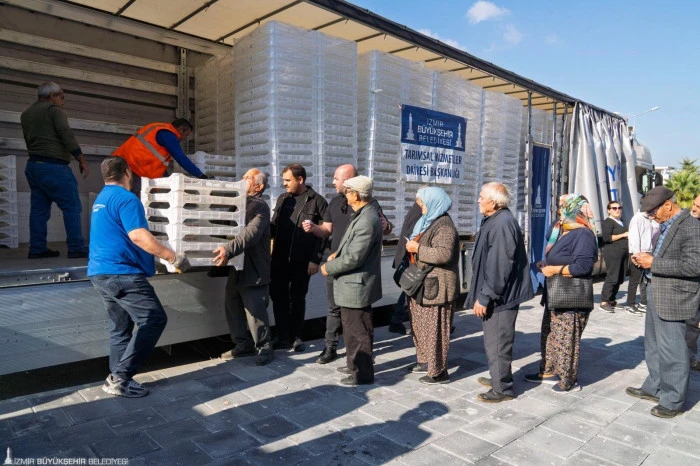 İzmir Büyükşehir Belediyesi incir üreticisini destekliyor