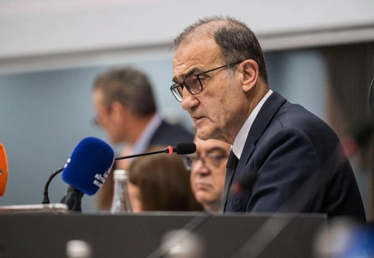 İzmir B&uuml;y&uuml;kşehir Meclisi&rsquo;nde Vakıflar&rsquo;ın tahliye kararı g&uuml;ndeme geldi