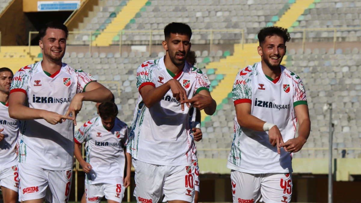 İzmir Çoruhlu Karşısında Karşıyaka Rüzgarı
