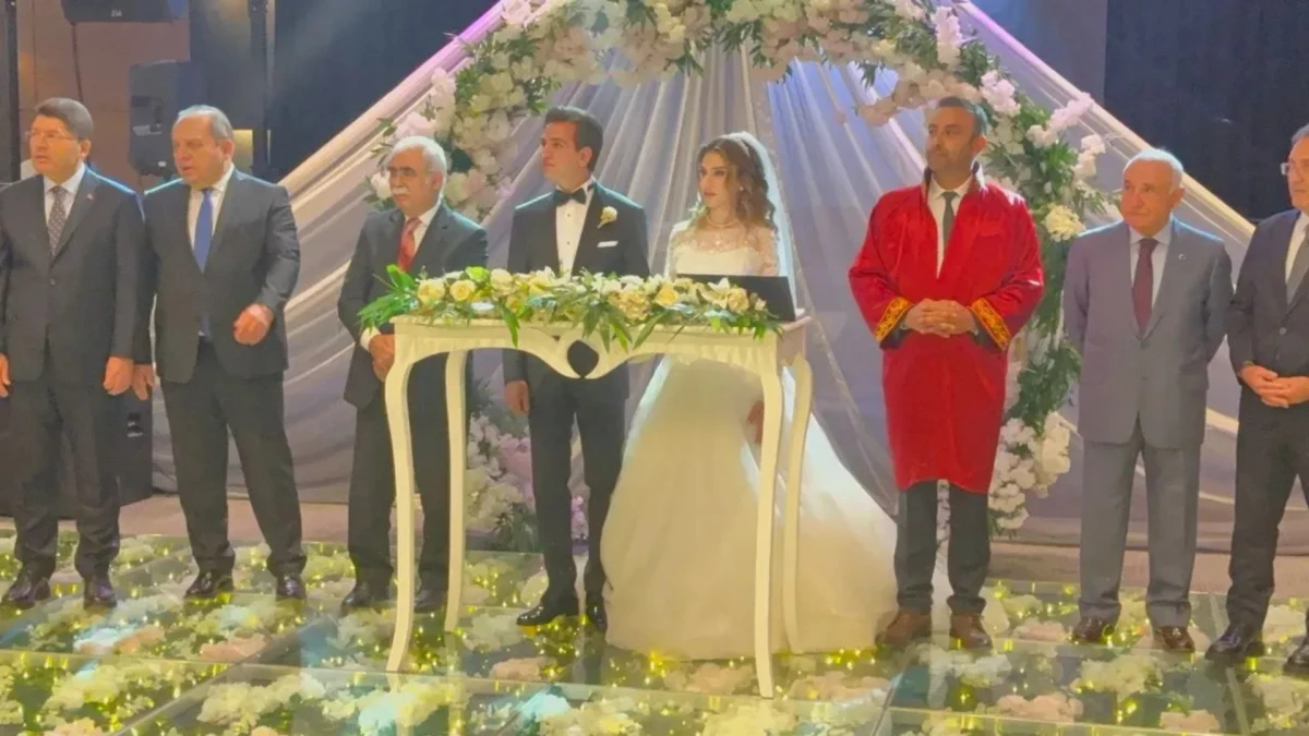 İzmir Cumhuriyet Başsavcısı Ali Yeldan'ın kızı Ankara'da dünya evine girdi