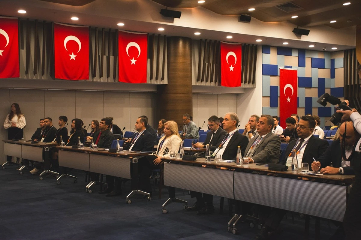 İzmir, Deri Sektörünün Küresel Buluşmasına Ev Sahipliği Yaptı