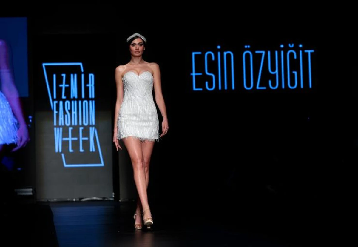 İzmir Fashion Week b&uuml;y&uuml;k ilgiyle başladı