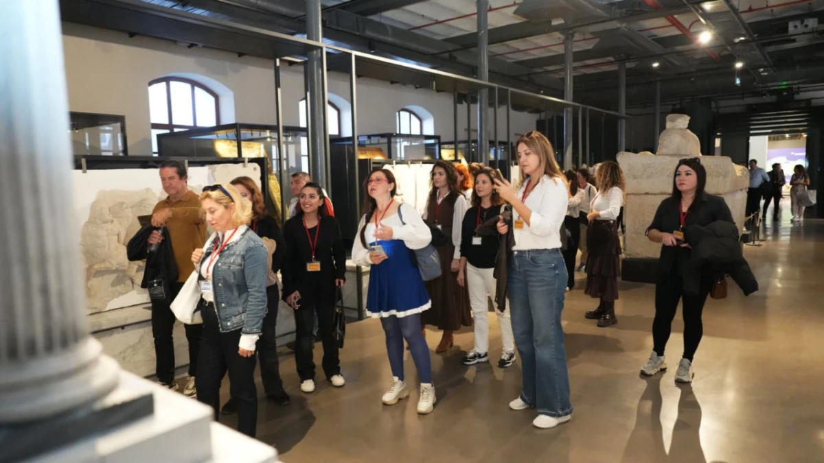 İzmir'de  “Felsefe ve Düşünce Akademisi” Düzenlendi