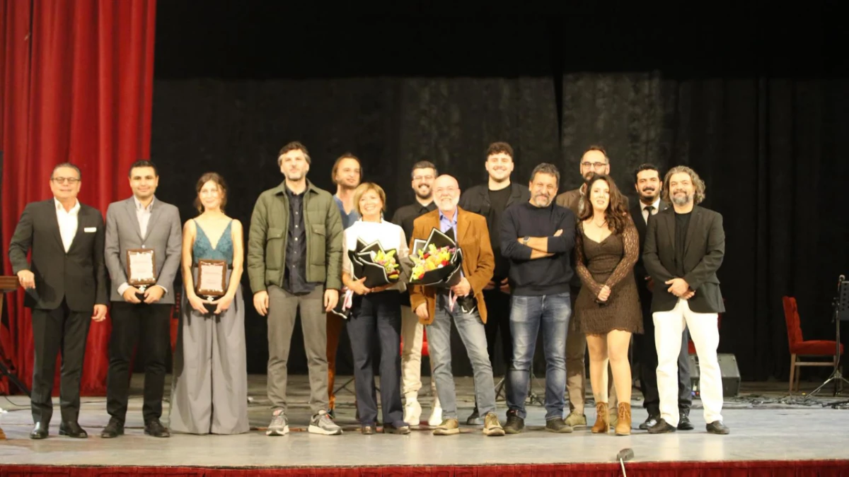 “İzmir Seni Seviyorum” Senaryo Yarışmasında Ödüller Sahiplerini Buldu