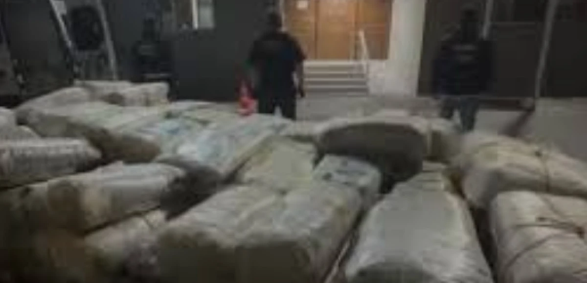 İzmir Torbalı&rsquo;da Dev Uyuşturucu Operasyonu: 1 Ton 346 Kg Ele Ge&ccedil;irildi