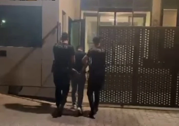 İzmir’de 10 Yıl Hapis Cezalı Zanlı Yunuslar’a Yakalandı