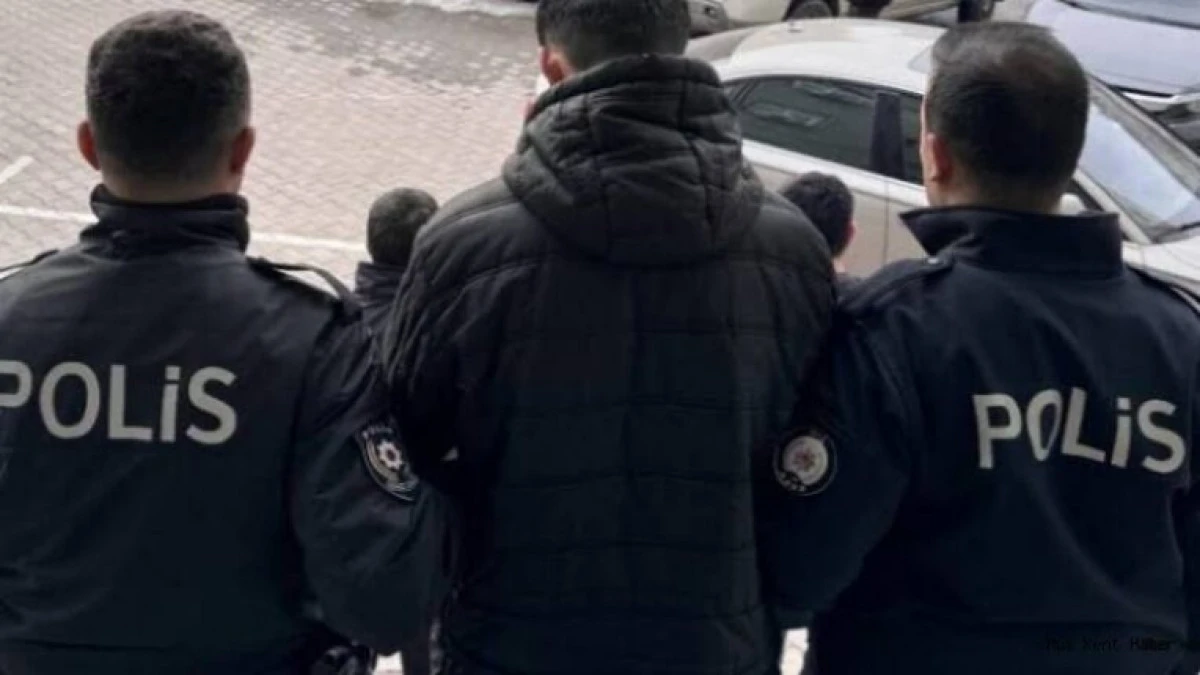 İzmir’de 11 yıl hapis cezası bulunan zanlı yakalandı