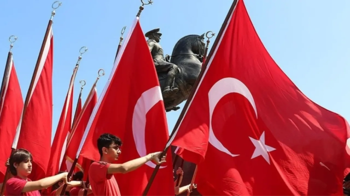 İzmir'de 19 Mayıs Kutlamaları Coşkuyla Başladı