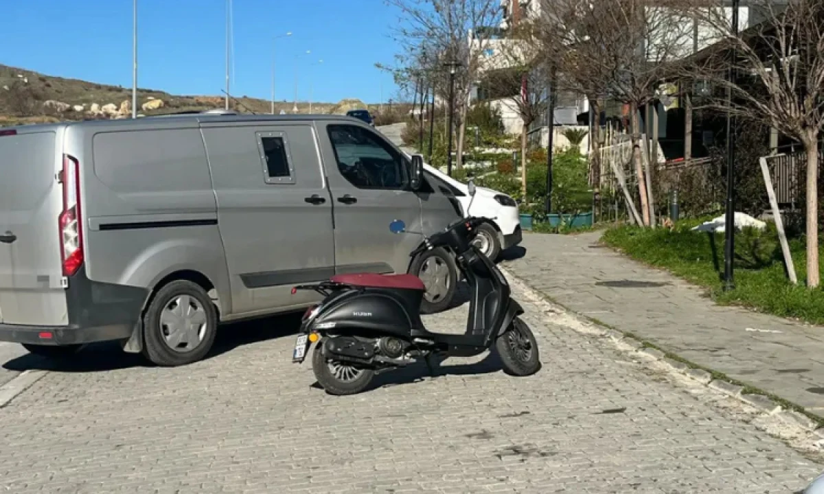 İzmir&rsquo;de banka aracına silahlı soygun: 30 milyon lira &ccedil;alındı