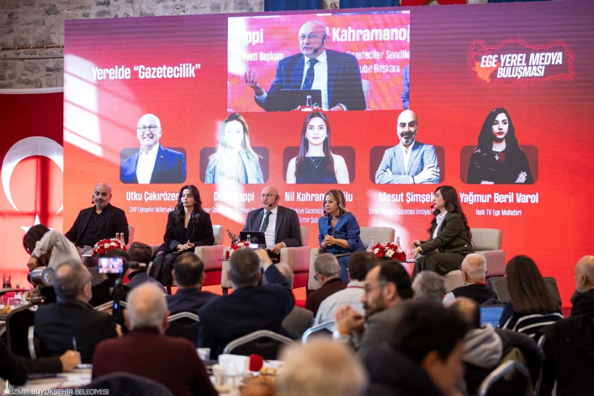 İzmir&rsquo;de basın &ouml;zg&uuml;rl&uuml;ğ&uuml; ve demokrasi buluşması