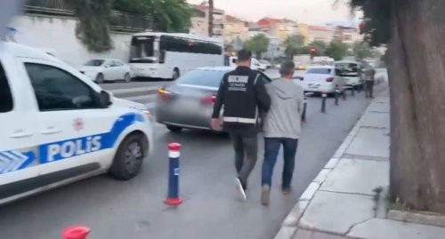 İzmir'de FETÖ Operasyonunda 31 Şüpheli Gözaltına Alındı