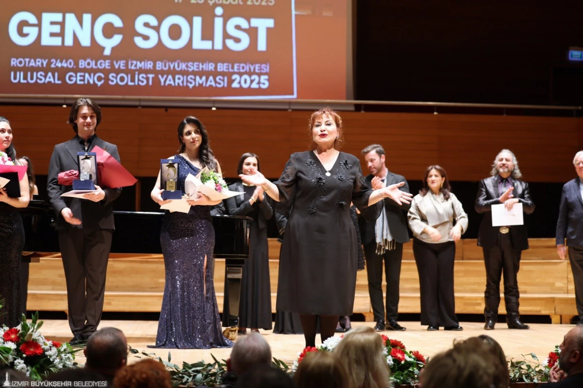 İzmir&rsquo;de Gen&ccedil; Opera Yıldızları Sahne Alıyor