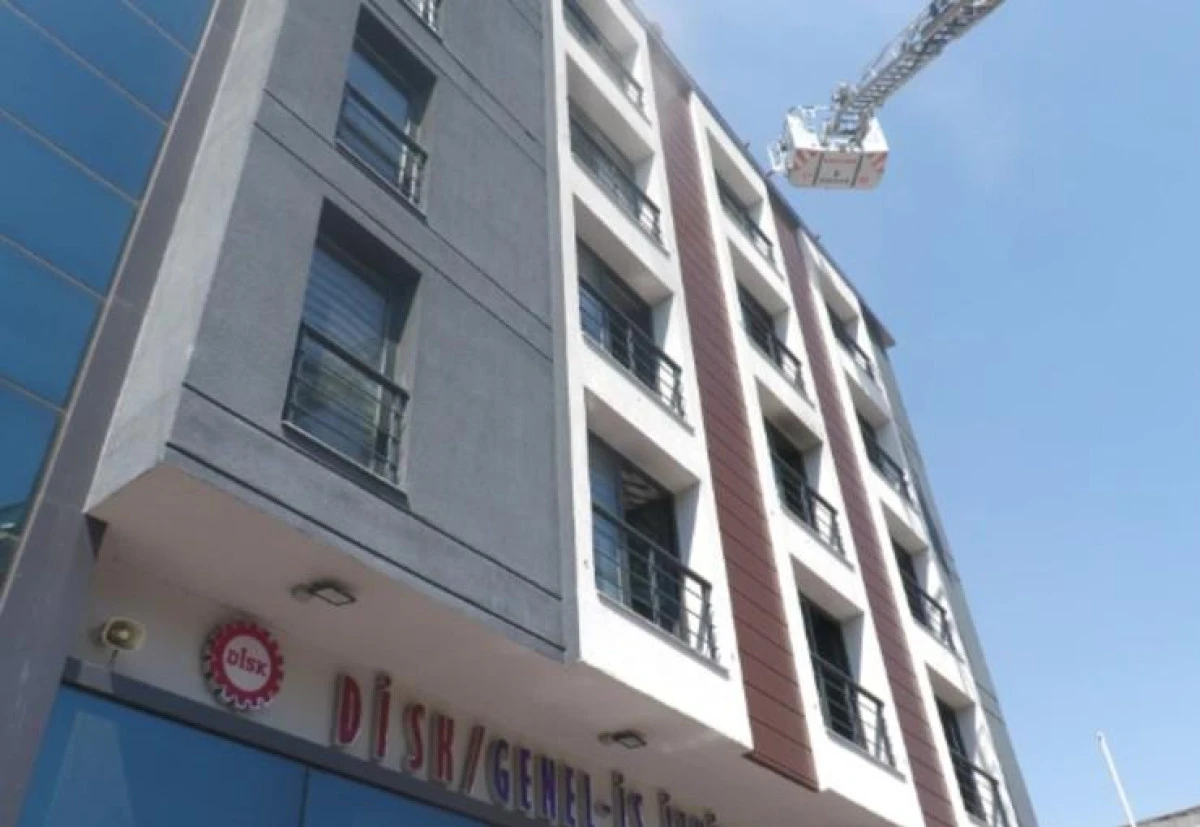 İzmir'de Genel-İş binasına saldırı: Failler hala yakalanamadı!