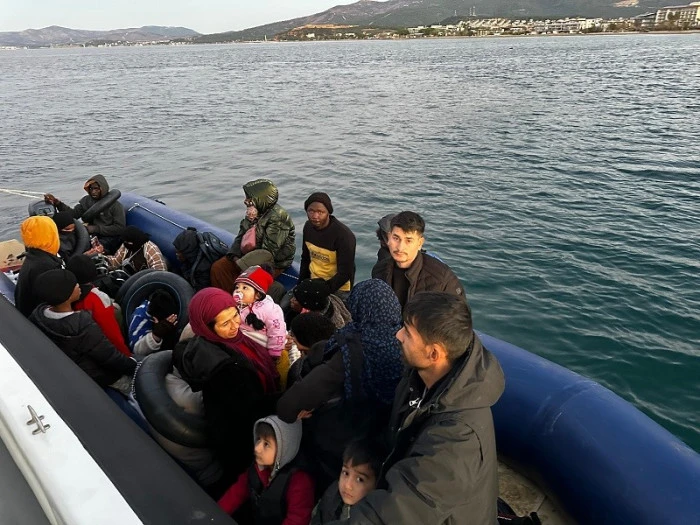 İzmir’de göçmen kaçakçılığı önlendi