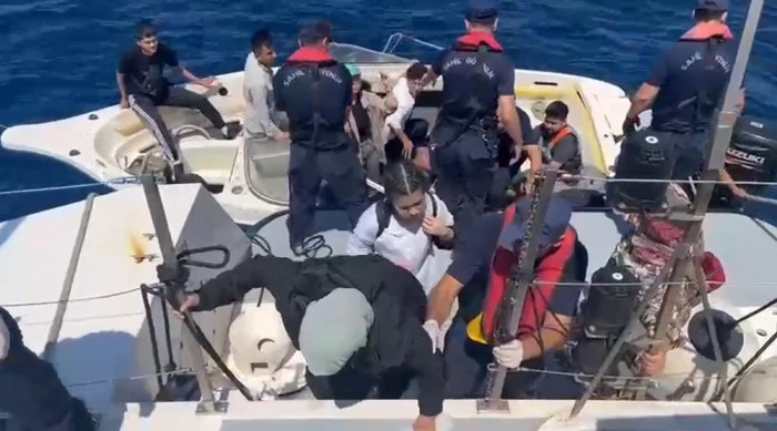 İzmir’de göçmen operasyonunda önemli başarı