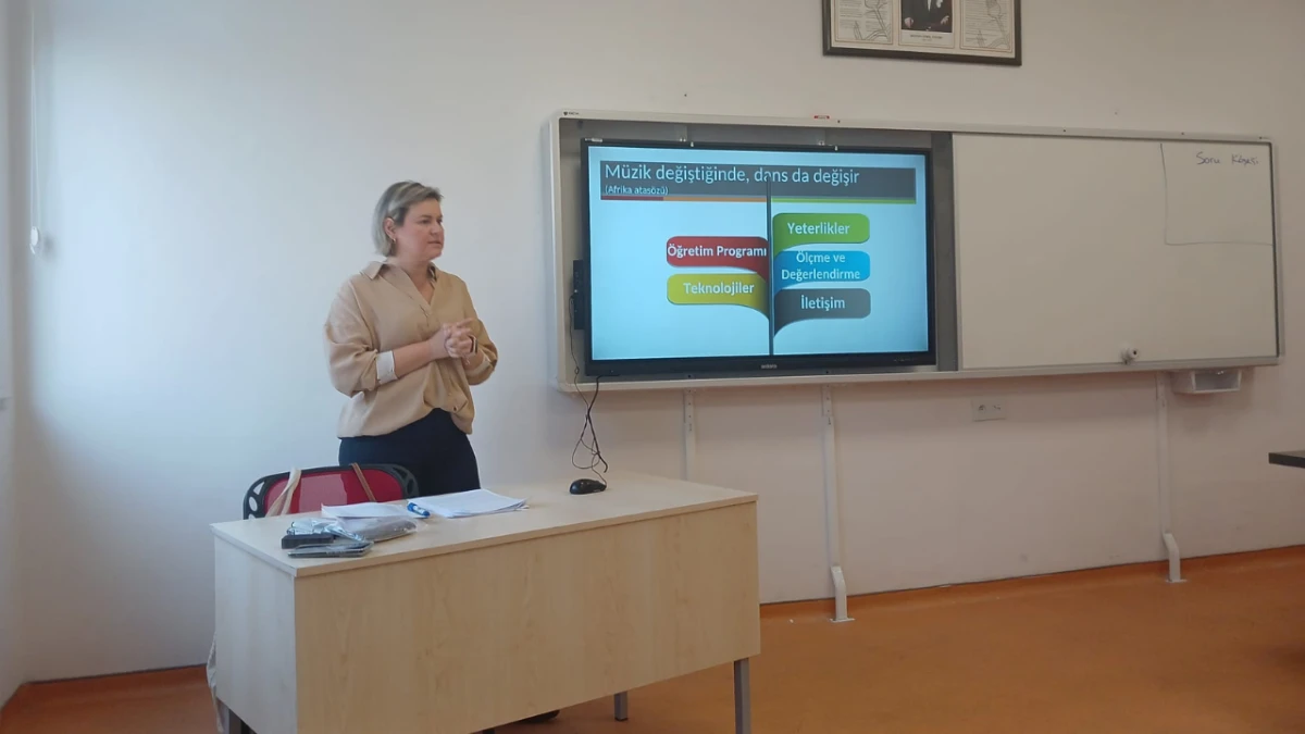 İzmir’de Harezmi Eğitim Modeli Öğretmen Eğitimleri Başladı