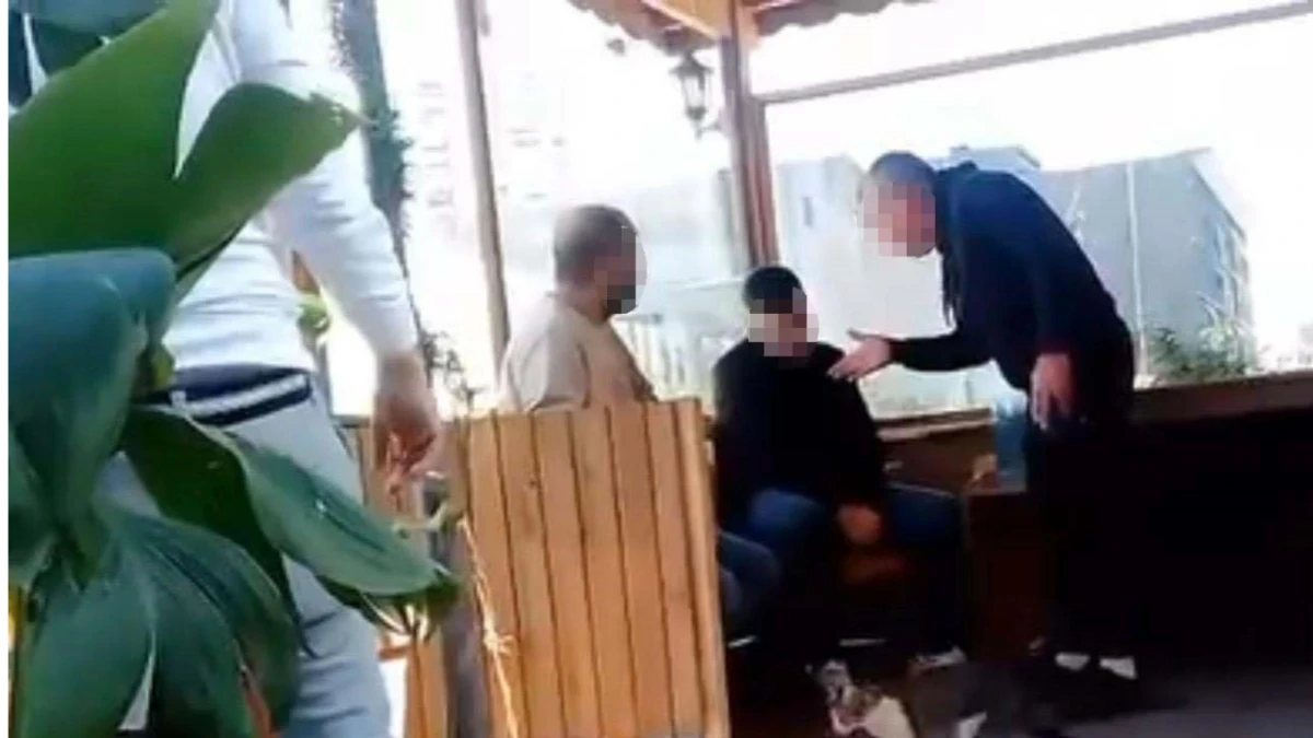 İzmir’de hırsızlık iddiasıyla taksi şoförü darbedildi