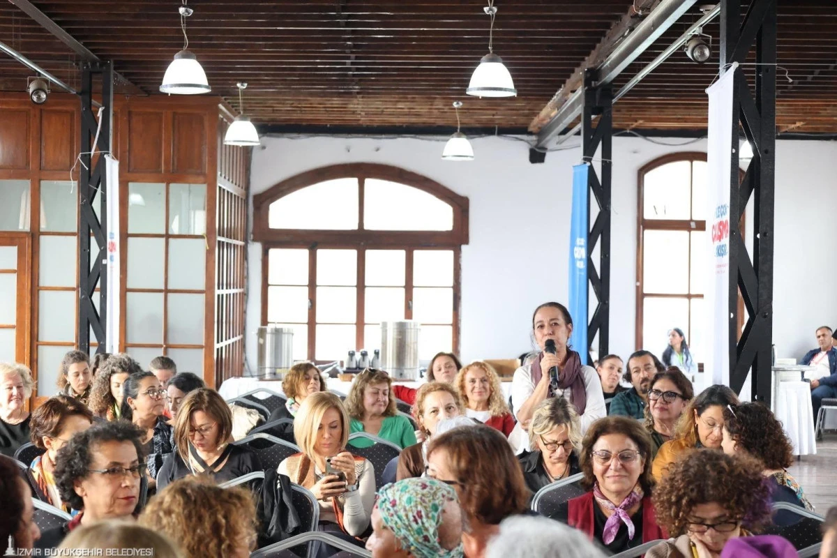 İzmir’de Kadınların Katılımını Güçlendiren Toplantı