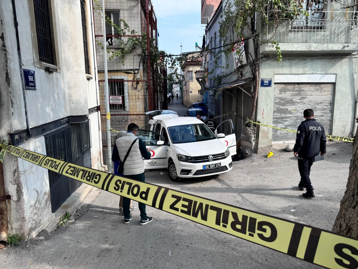 İzmir’de Kızılay Personeline Silahlı Saldırı