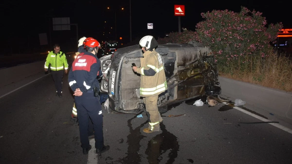 İzmir'de Kontrolden Çıkan Araç Kaza Yaptı: Sürücü Hayati Tehlikede