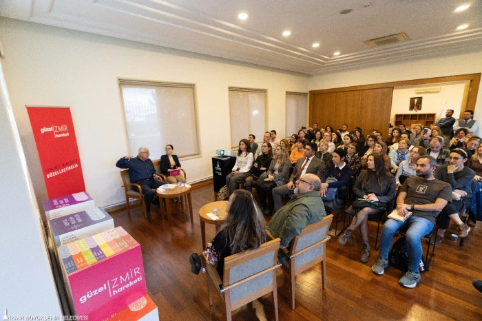 İzmir’de sosyal alanlar masaya yatırıldı