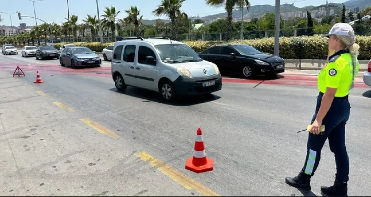 İzmir'de trafik denetimlerinde 19 bin cezai işlem: Hız ihlali ilk sırada