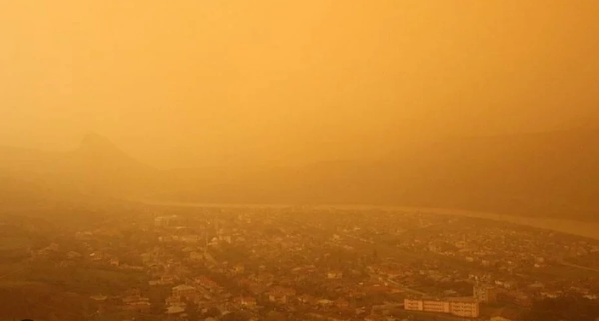 İzmir’e çöl tozu uyarısı: Solunum hastaları dikkat!