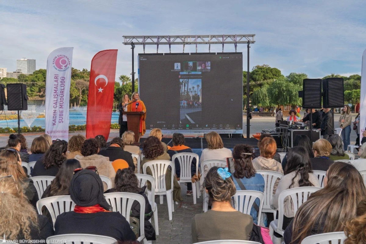 İzmir’in 25 Kasım etkinliği uluslararası katılımla gerçekleşti