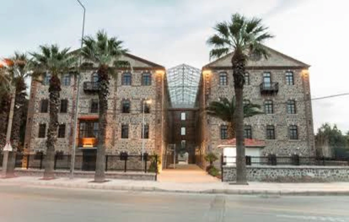 İzmir'in sorunları ortak akıl ve uzlaşı ile &ccedil;&ouml;z&uuml;lmelidir.