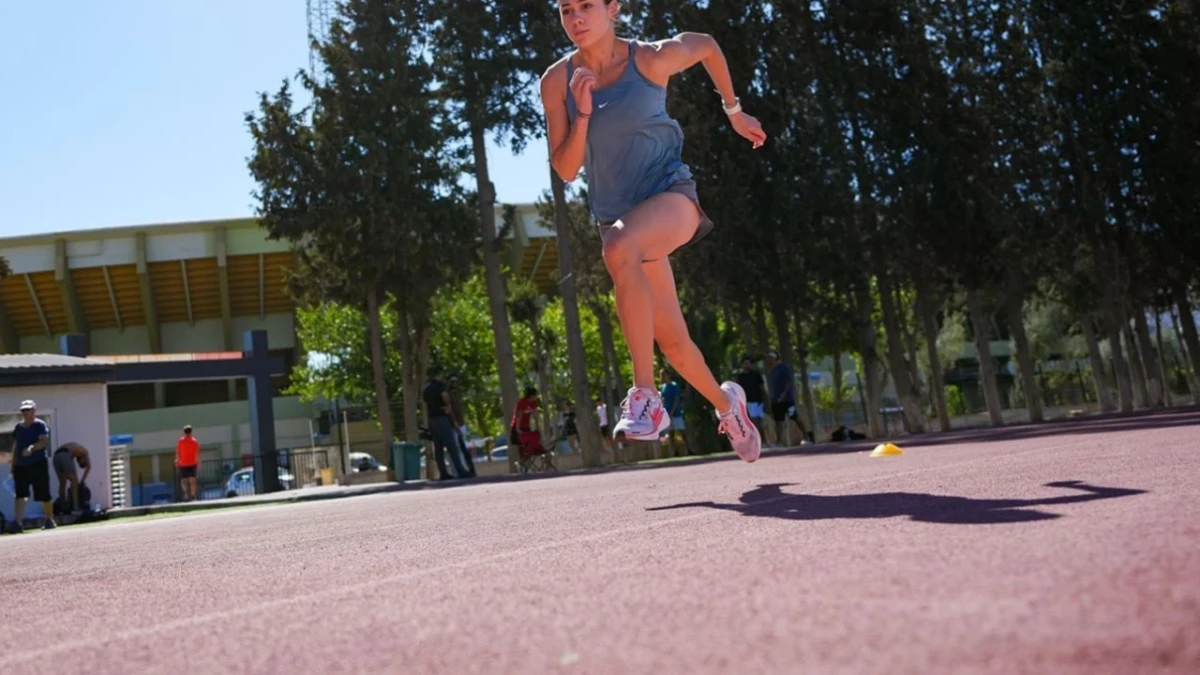 İzmirli Özel Sporcu Aysel Önder Dünya Rekorunu Kırdı
