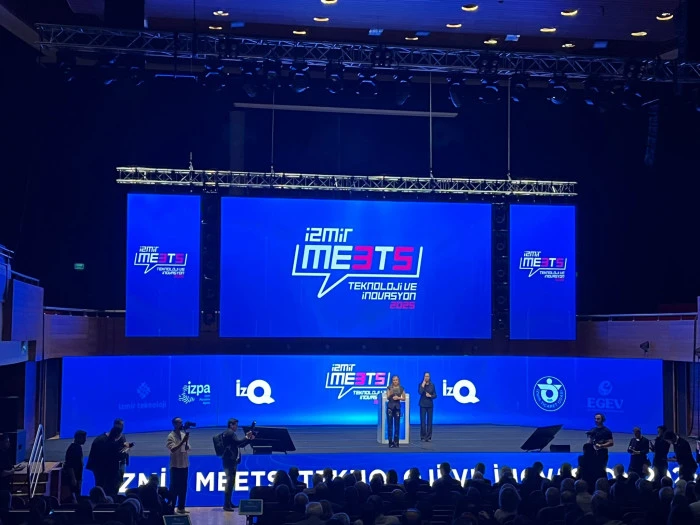 İzmirMeets teknoloji ve inovasyon zirvesinde geleceğin vizyonu konuşuldu