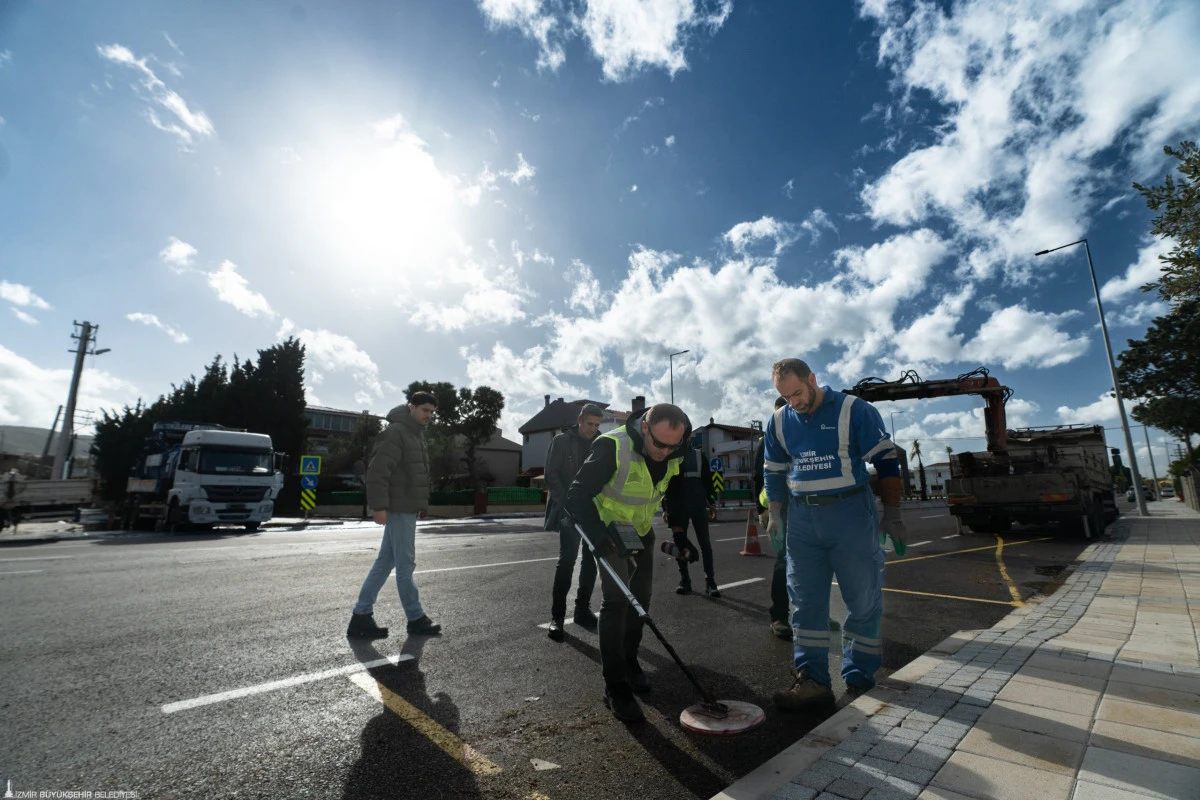 İZSU ve B&uuml;y&uuml;kşehir Ekipleri Yağış Alarmında