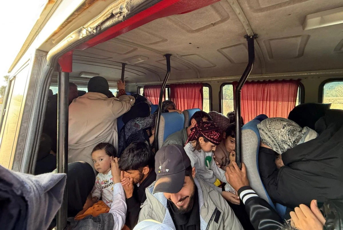 Jandarma Çeşme’de göçmen operasyonu düzenledi