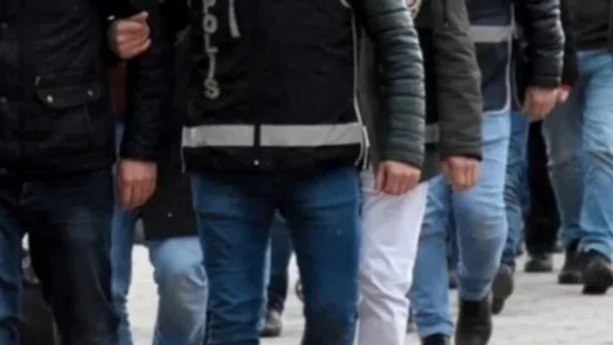 Jandarma İzmir’de terör operasyonu düzenledi