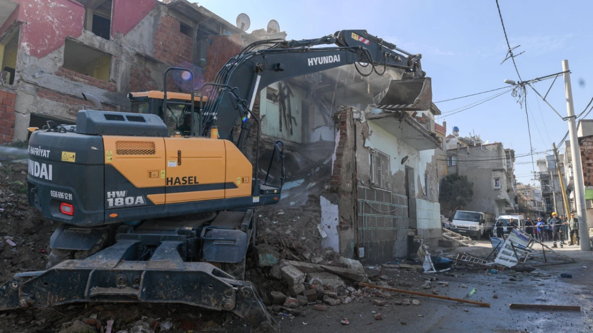 Kadifekale’de dönüşüm sürüyor: Tarih gün yüzüne çıkıyor