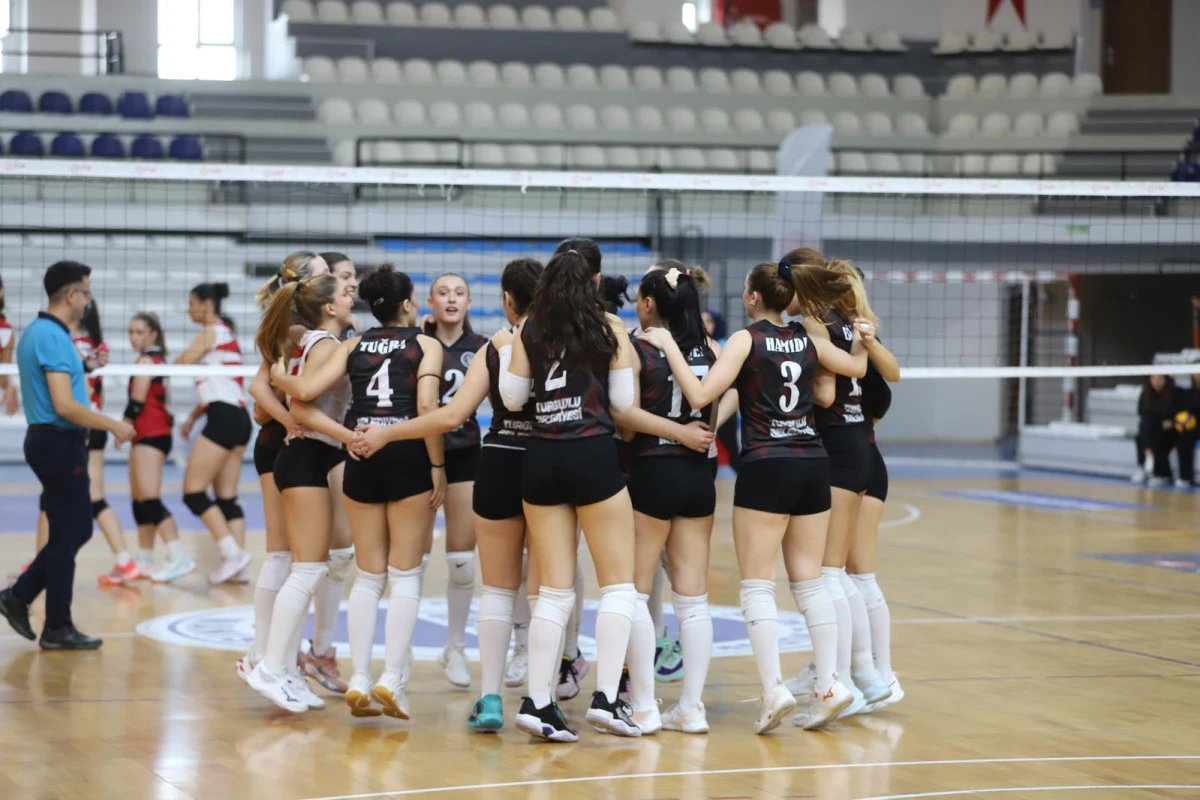 Kadın voleybolunda Turgutlu fırtınası