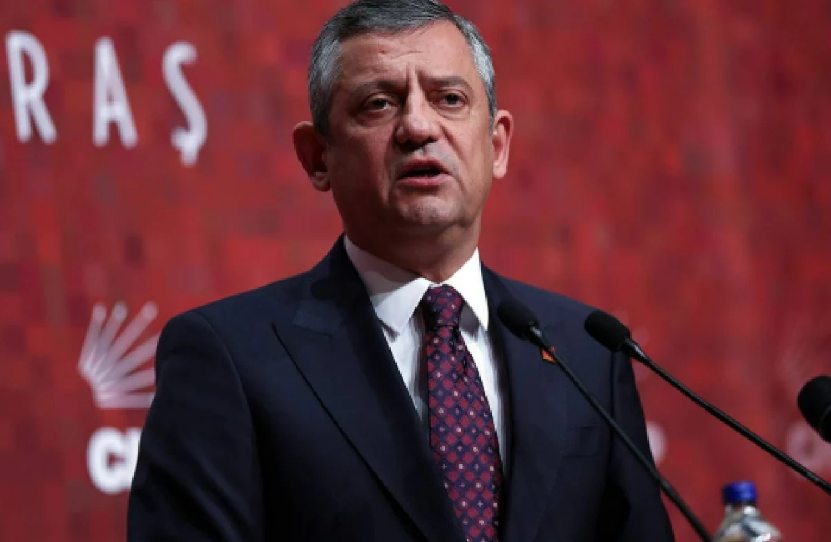 Kahramanmaraş&rsquo;ta &Ouml;zg&uuml;r &Ouml;zel&rsquo;den Deprem ve İktidar Eleştirisi