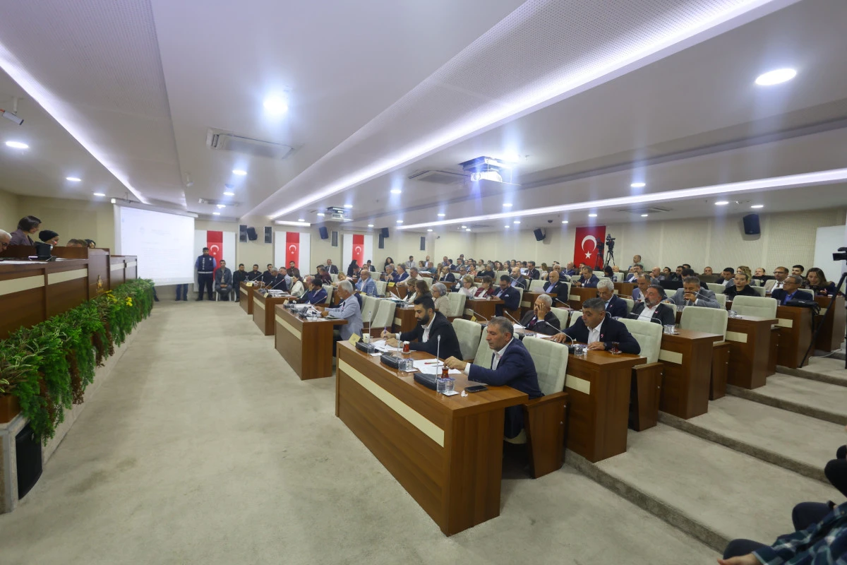 Karabağlar Belediyesi personel giderlerini açıkladı