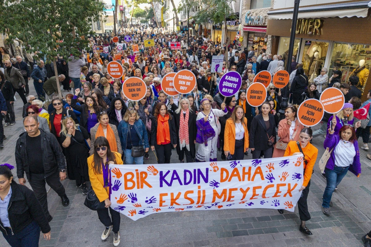 Karşıyaka Belediyesi’nden 25 Kasım farkındalık etkinliği