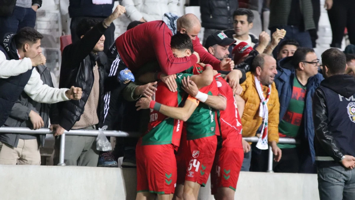 Karşıyaka sahasında galip