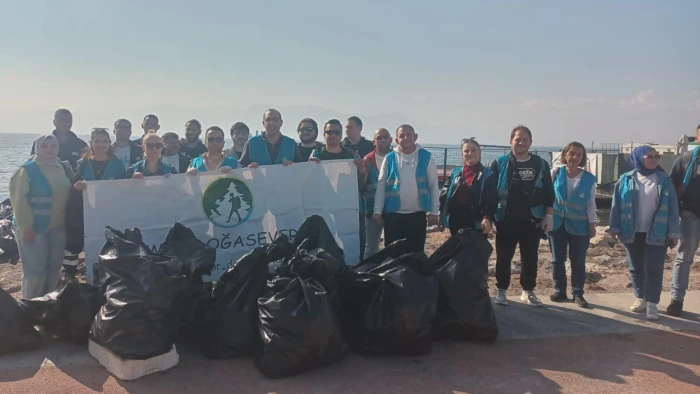 Karşıyaka’da çevre hareketi: Kıyı temizliği 