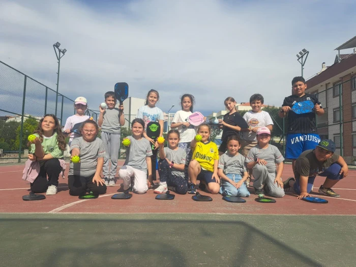 Karşıyaka’da Pickleball Aile Okulu Başlıyor